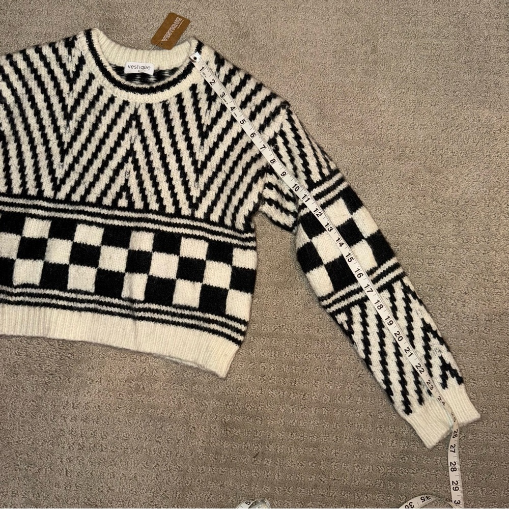 NWT Vestique Boutique Drop Shoulder Cropped Sweater Size Small - Picture 10 of 10